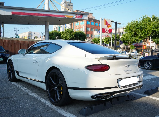 Bentley Continental 2021 (10)