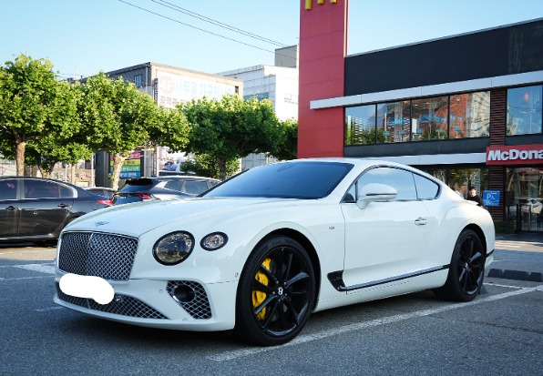 Bentley Continental 2021 (12)