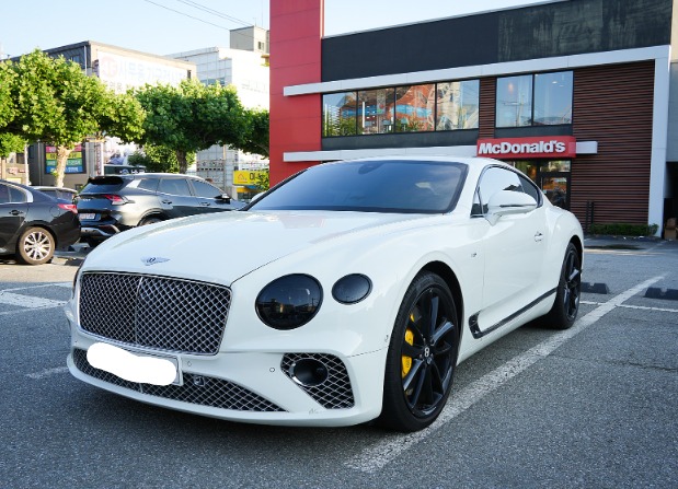 Bentley Continental 2021 (14)
