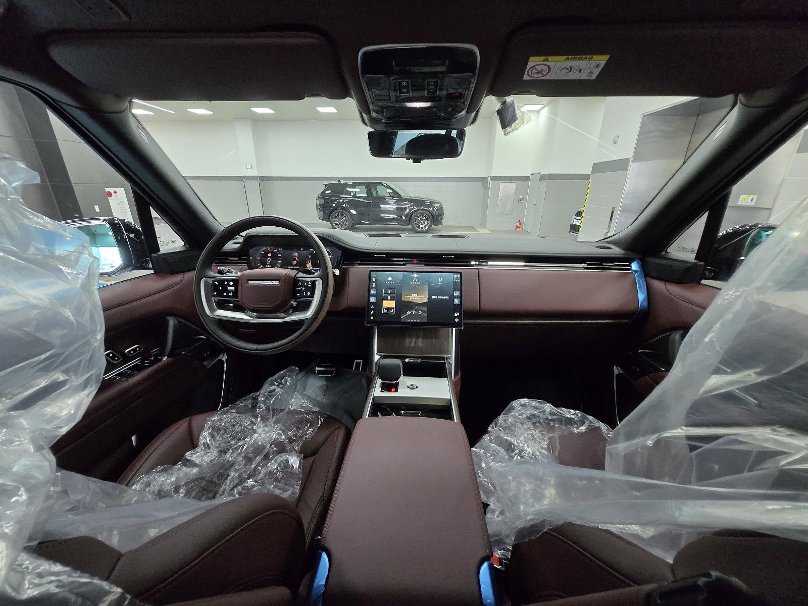 Range Rover P530 ATB LWB 2025 (9)