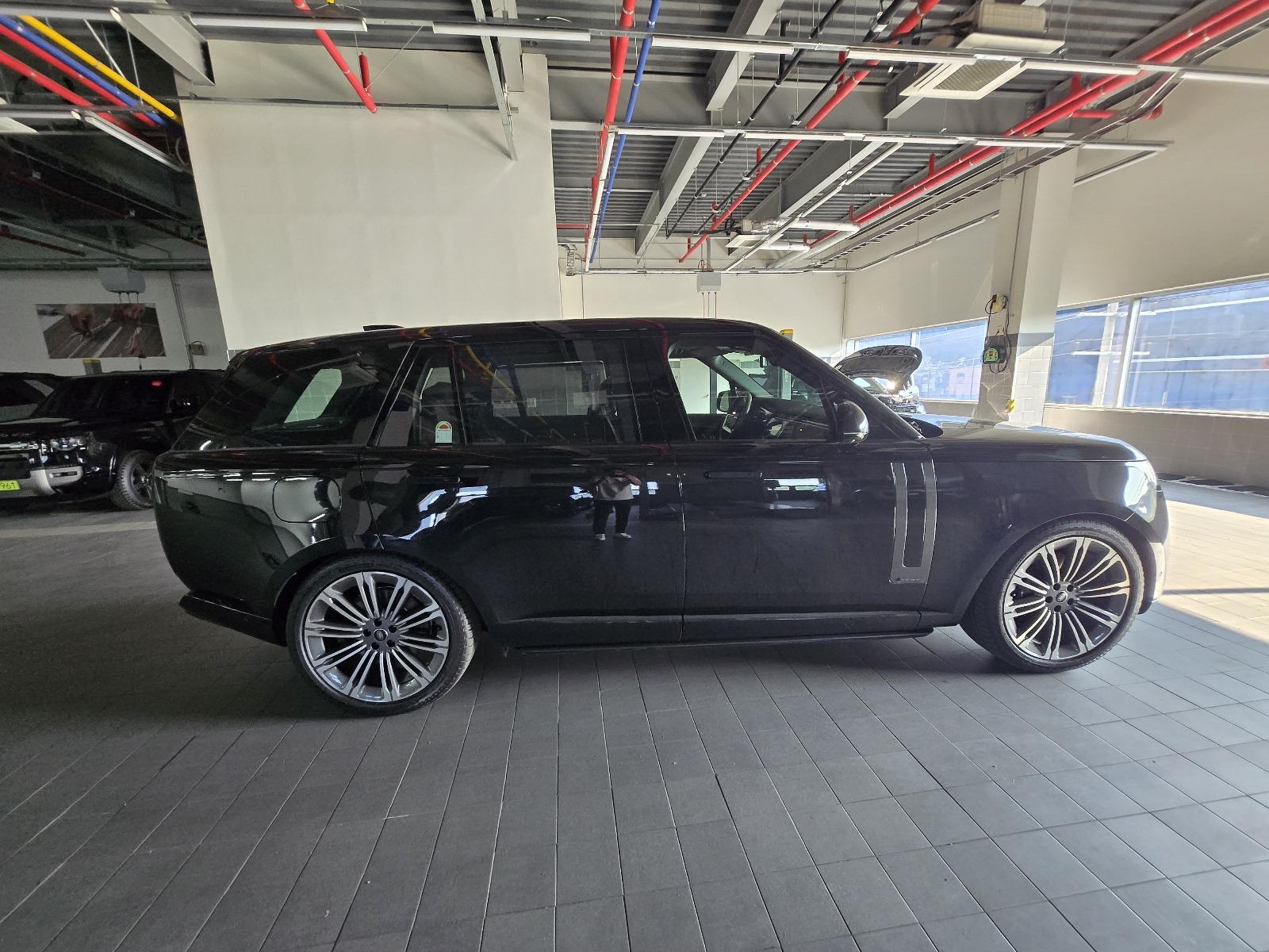 Range Rover P530 ATB LWB 2025 (16)