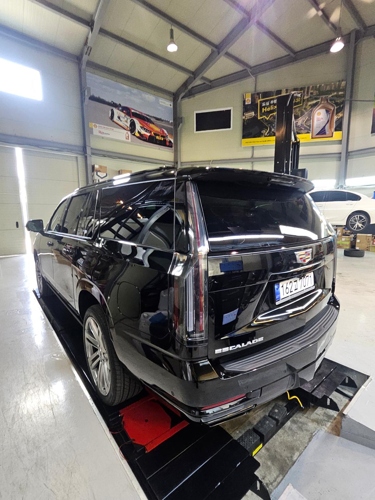 Cadillac Escalade ESV Sport Platinum 2025 (7)