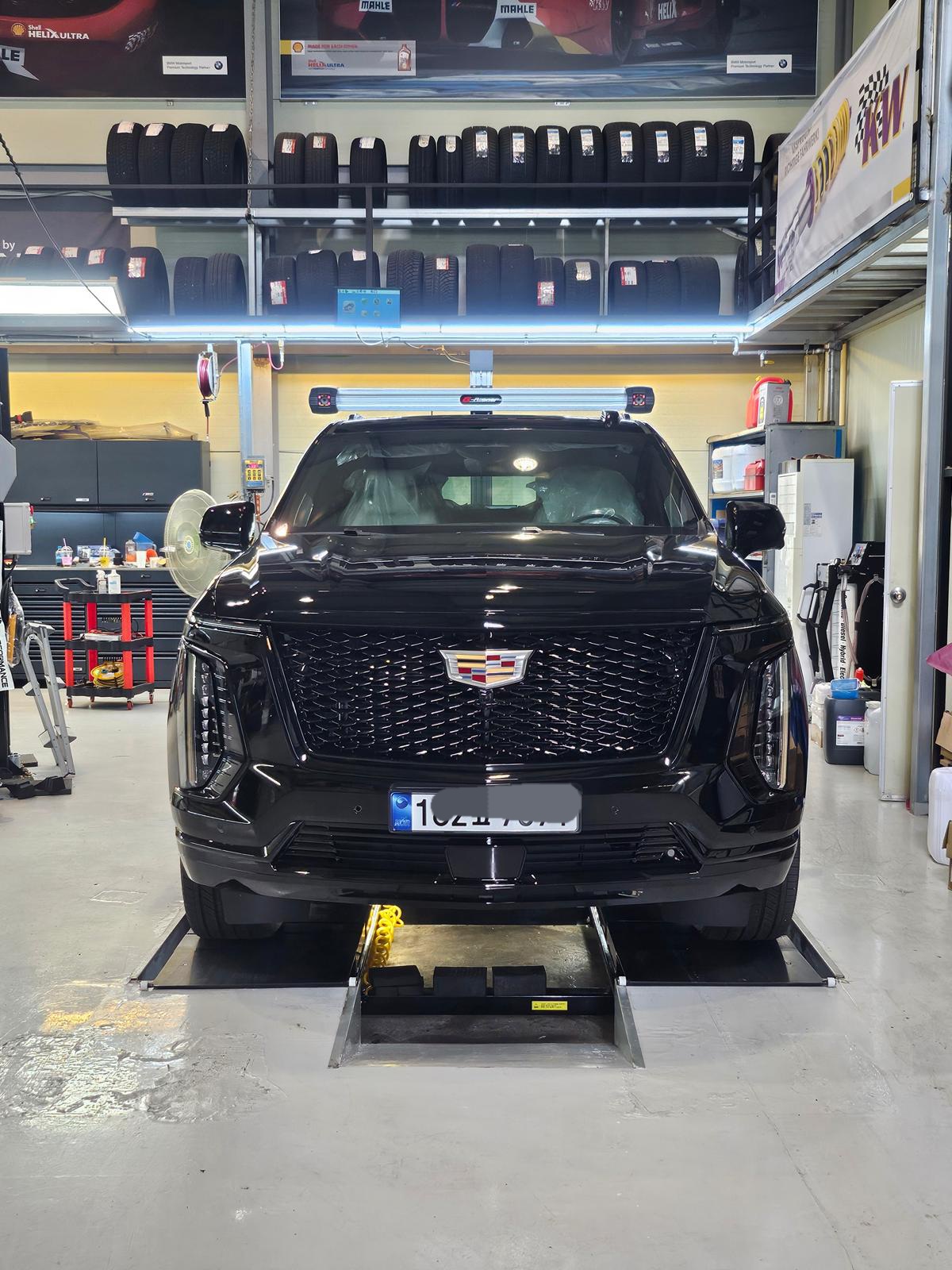 Cadillac Escalade ESV Sport Platinum 2025 (9)