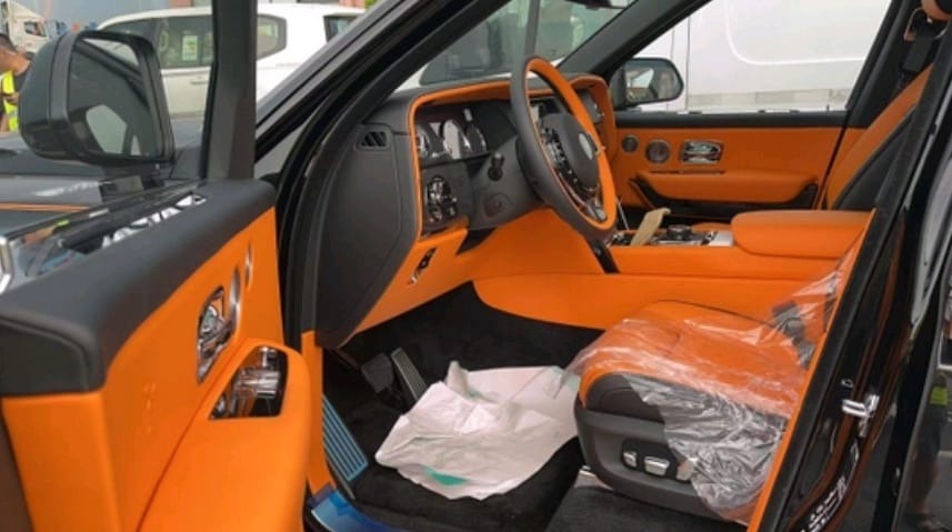 Rolls Royce Cullinan BLACK BADGE 2023 (7)