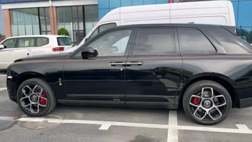 Rolls Royce Cullinan BLACK BADGE 2023 (10)