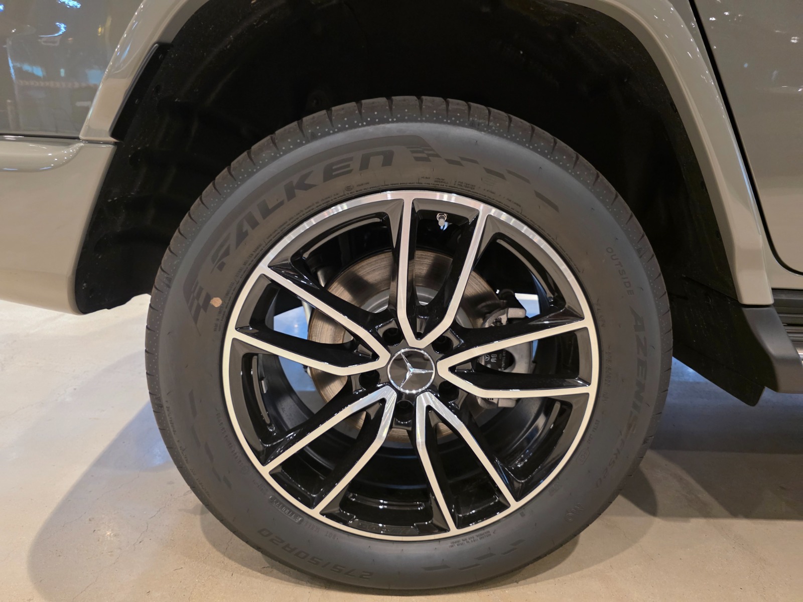 Mercedes Benz  G450 Manufactur 2025 (13)