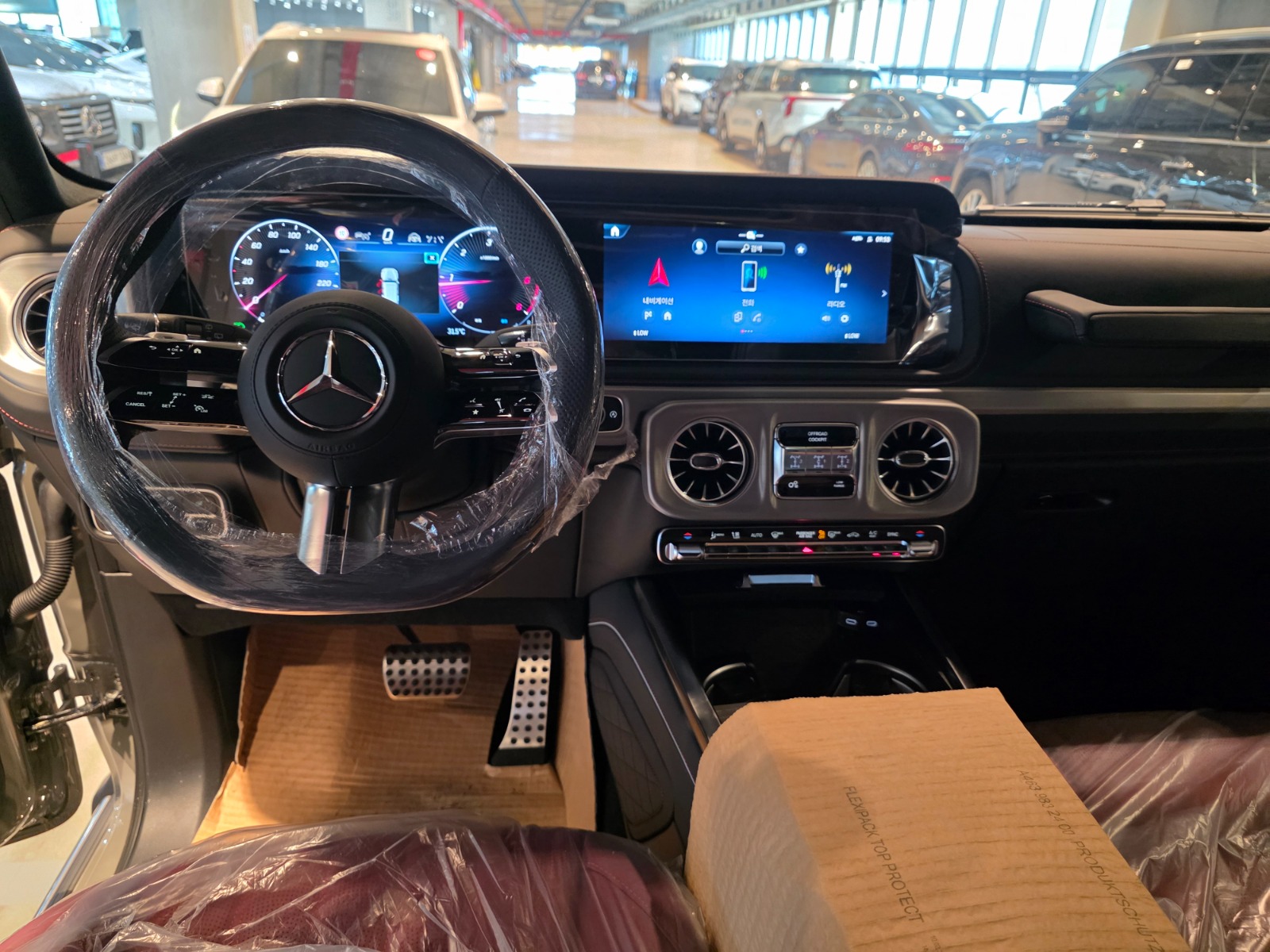 Mercedes Benz  G450 Manufactur 2025 (17)