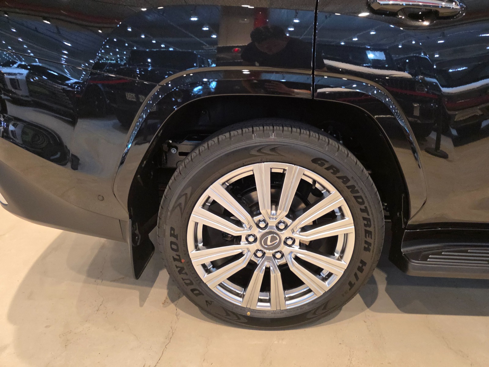 Lexus  LX700h 4 Seater VIP 2025 (16)