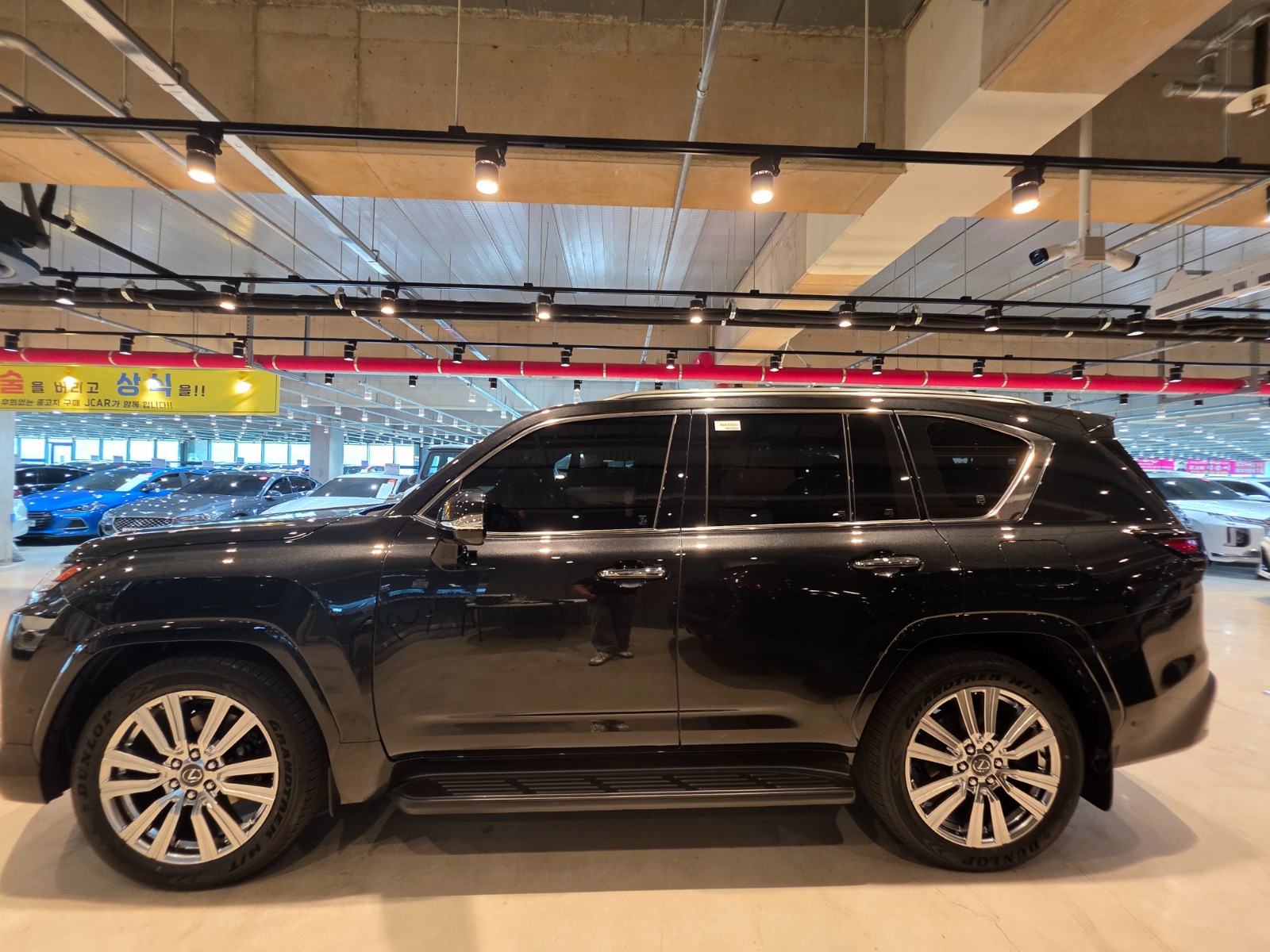 Lexus  LX700h 4 Seater VIP 2025 (21)