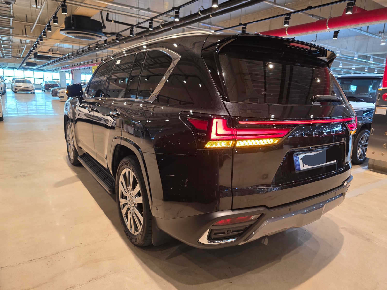 Lexus  LX700h 4 Seater VIP 2025 (23)