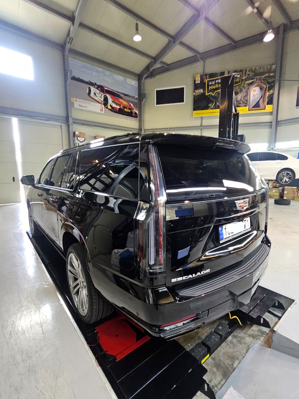 Cadillac  Escalade ESV Sport Platinum long body 2025 (11)