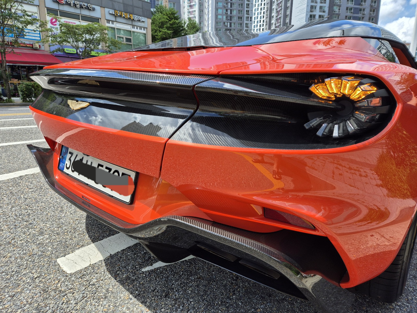 Aston  Martin 2020 (11)