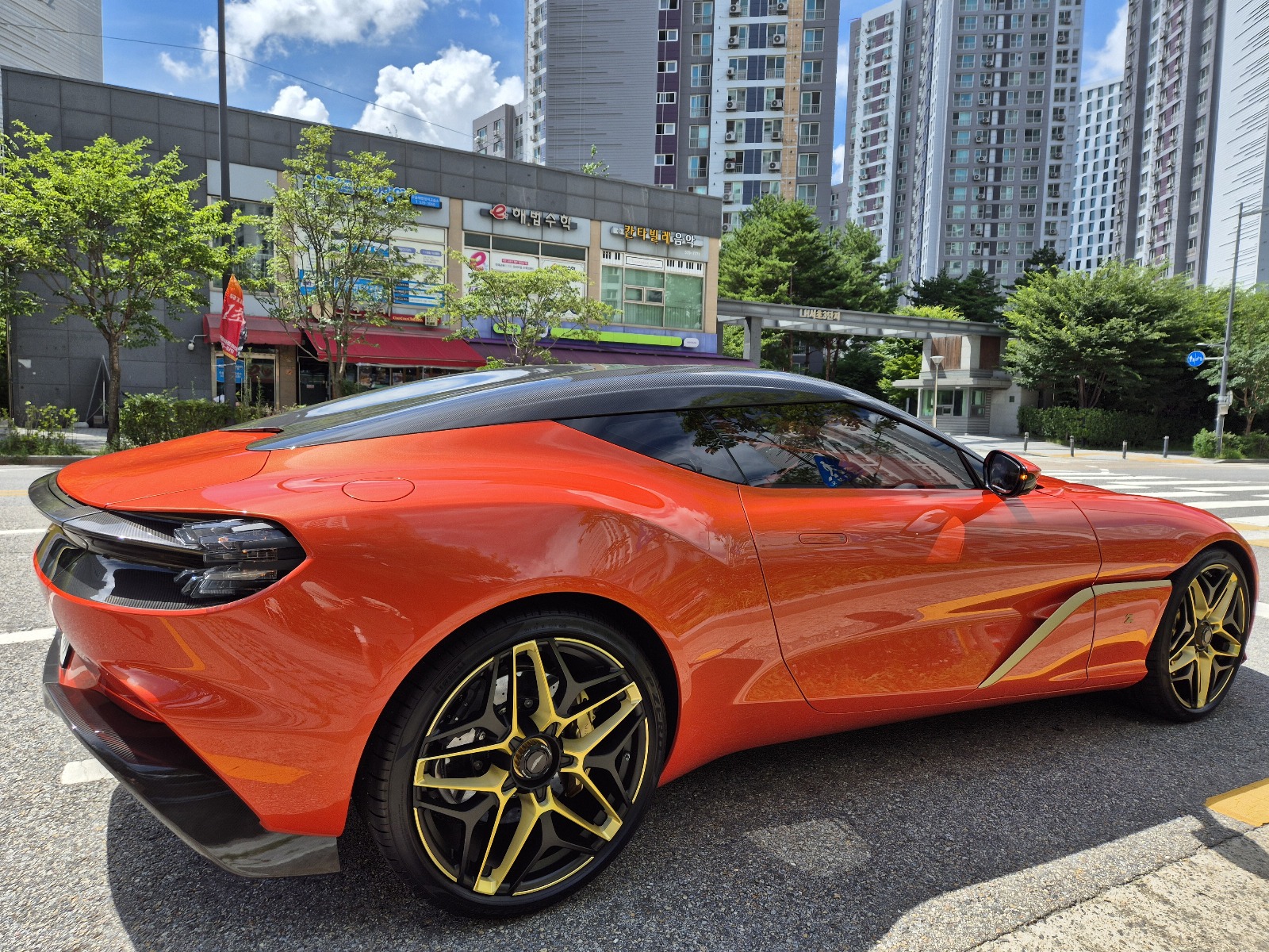Aston  Martin 2020 (14)