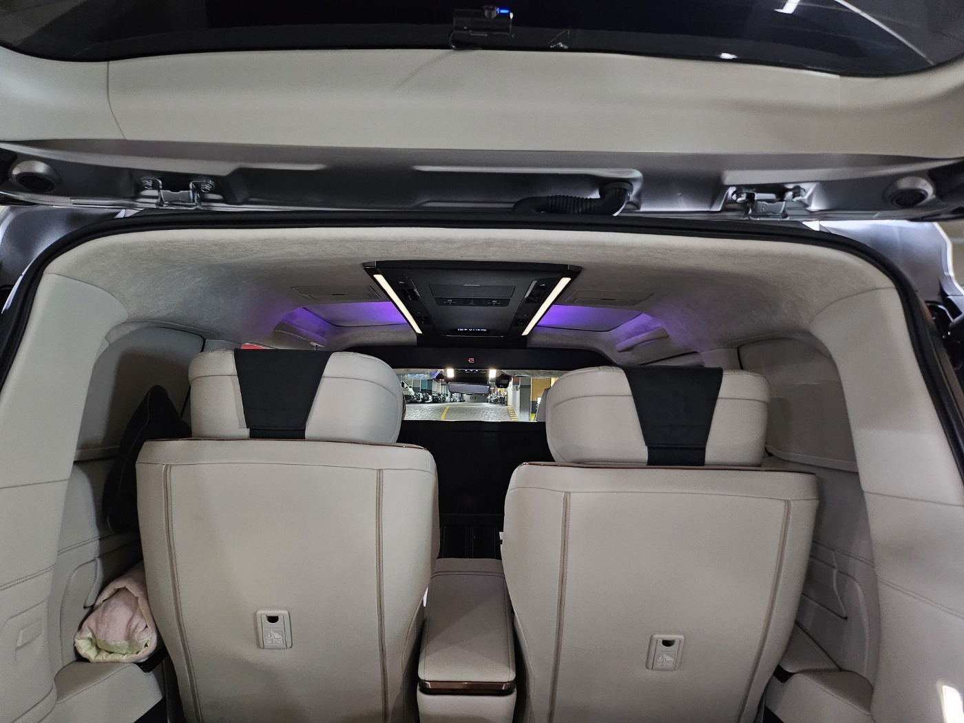 Lexus  LM500h Royal 2025 (8)