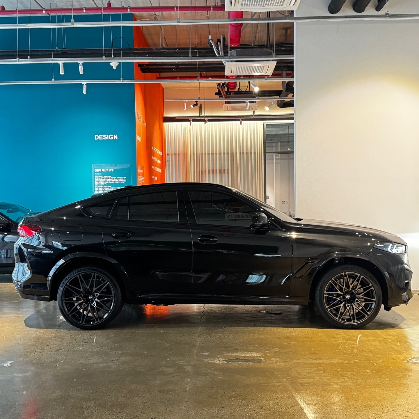 BMW  X6M 2025 (14)