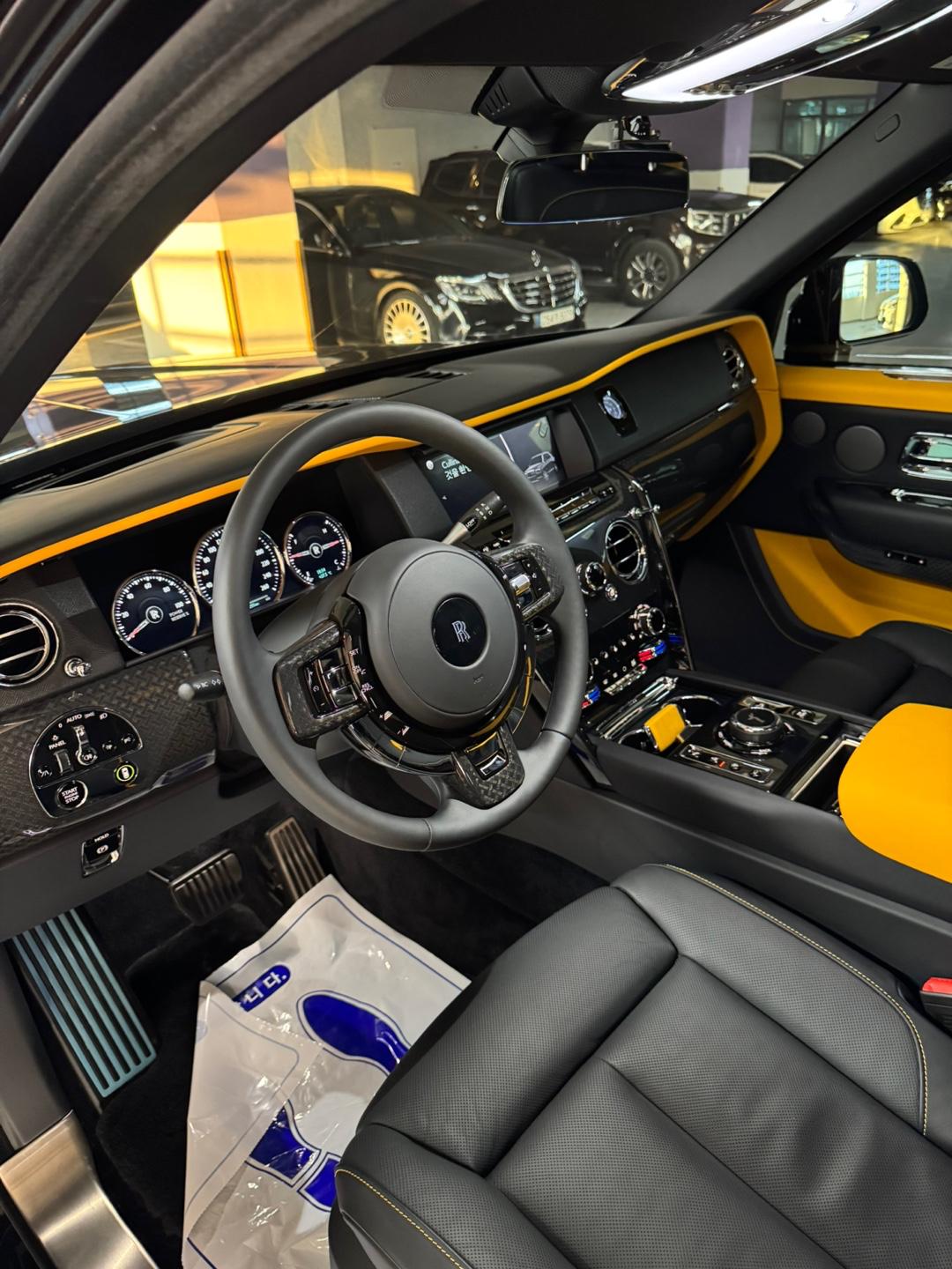 Rolls Royce Cullinan Black badge 2022 (12)