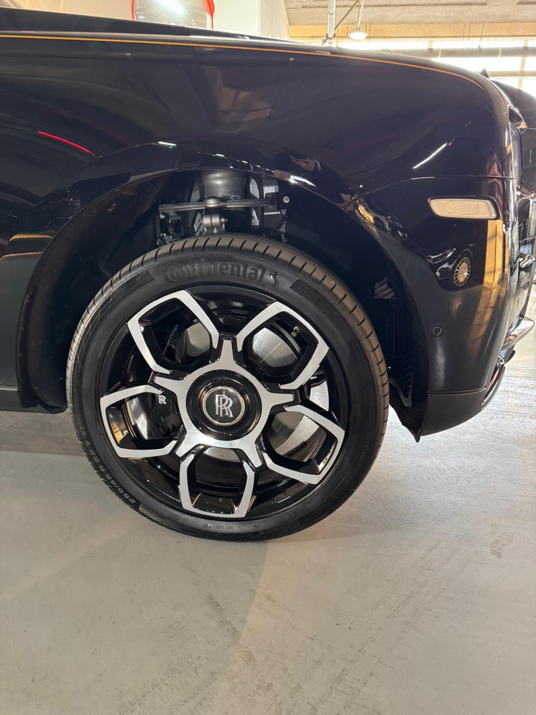 Rolls Royce Cullinan Black badge 2022 (13)