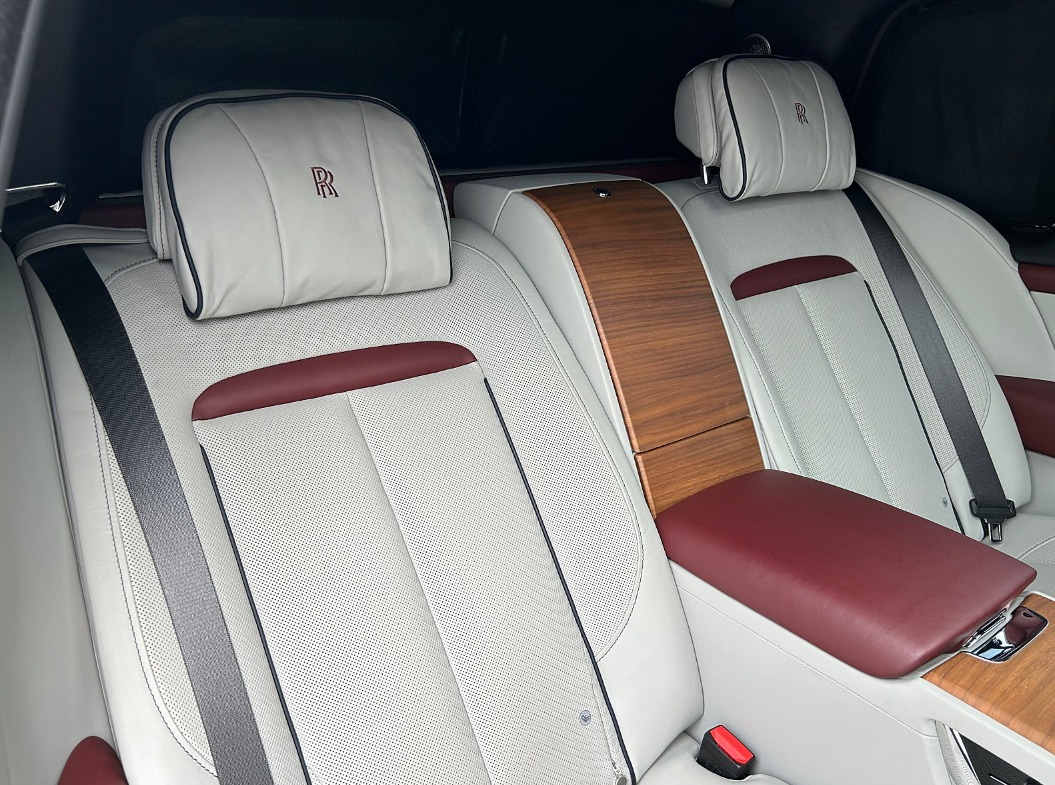 Rolls Royce Cullinan 2020 (12)