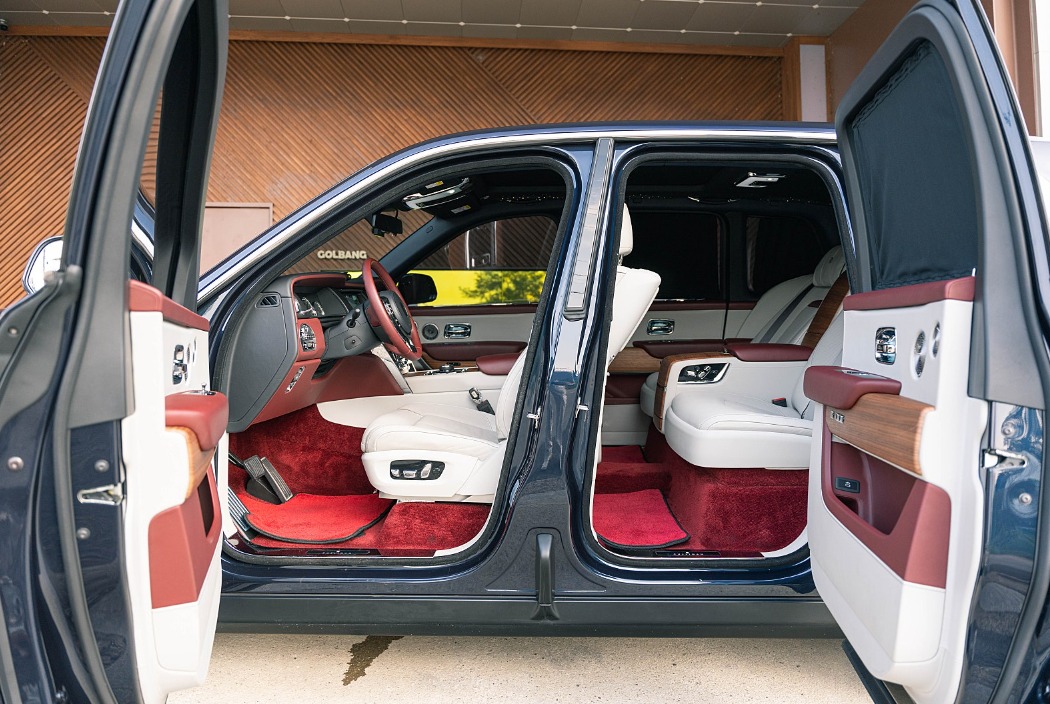 Rolls Royce Cullinan 2020 (14)