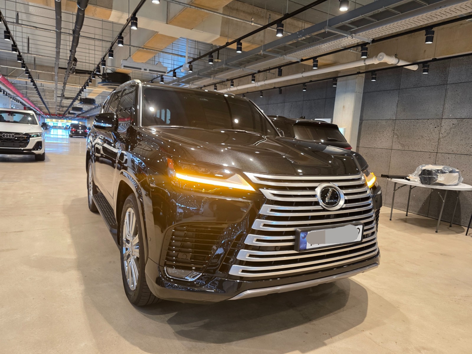 Lexus LX700h 4 seater VIP 2025 (20)