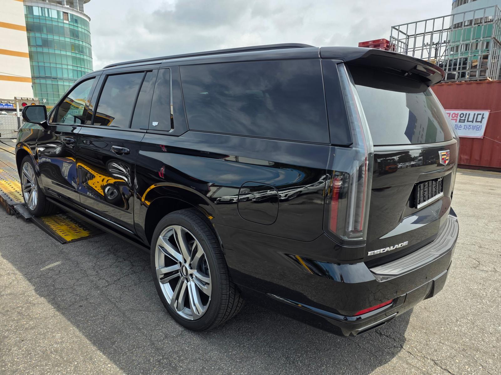 Cadillac Escalade 2025 (15)