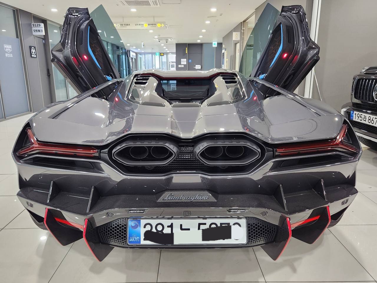 Lamborghini revuelto 2025 (9)