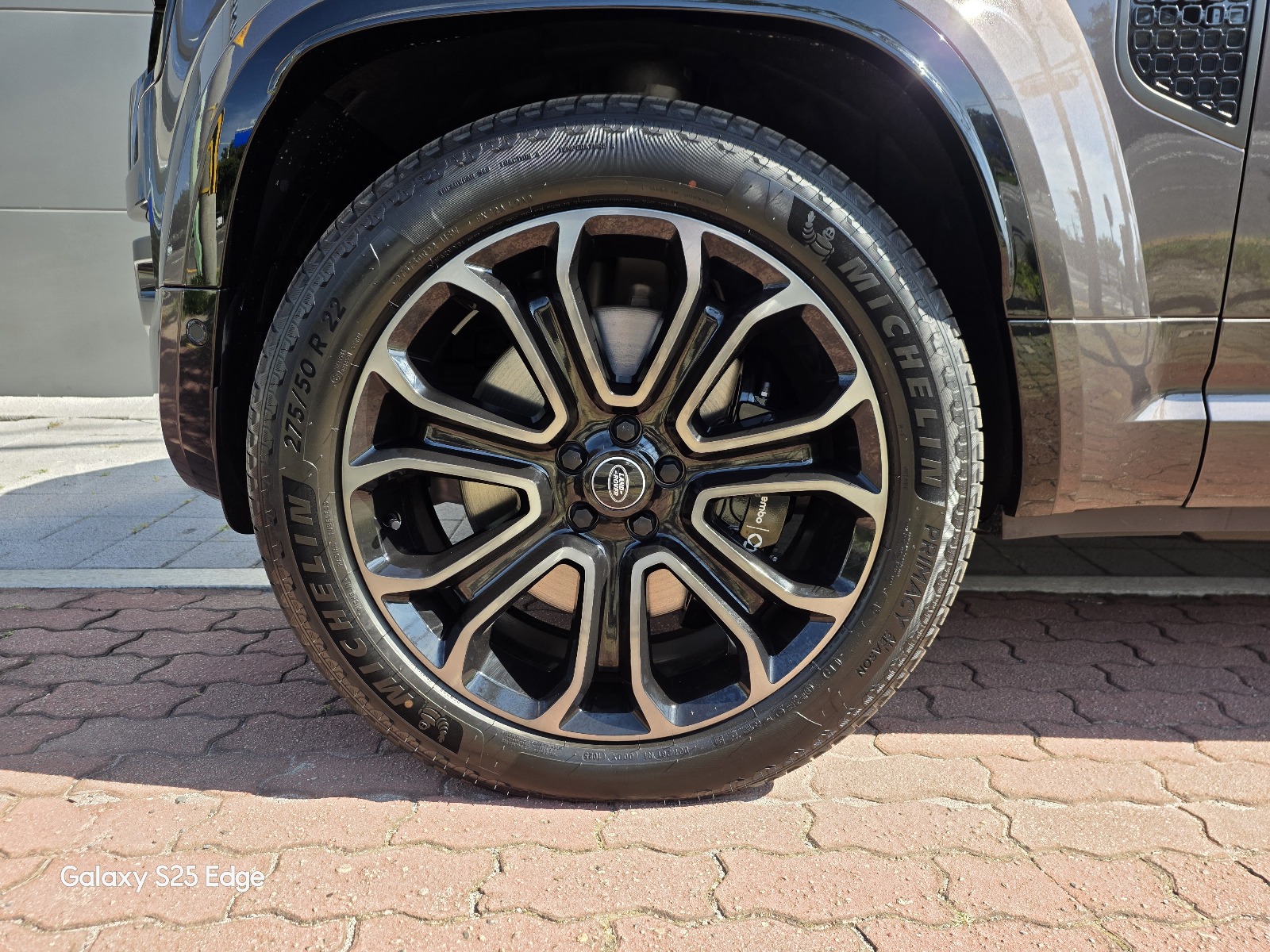 Range Rover  Defender OCTA 2025 (8)