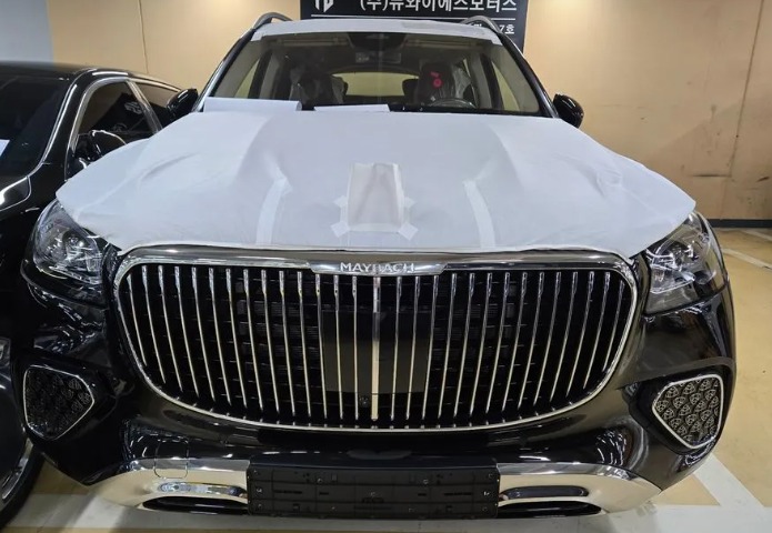 Mercedes Benz GLS600 Maybach 2025 (8)