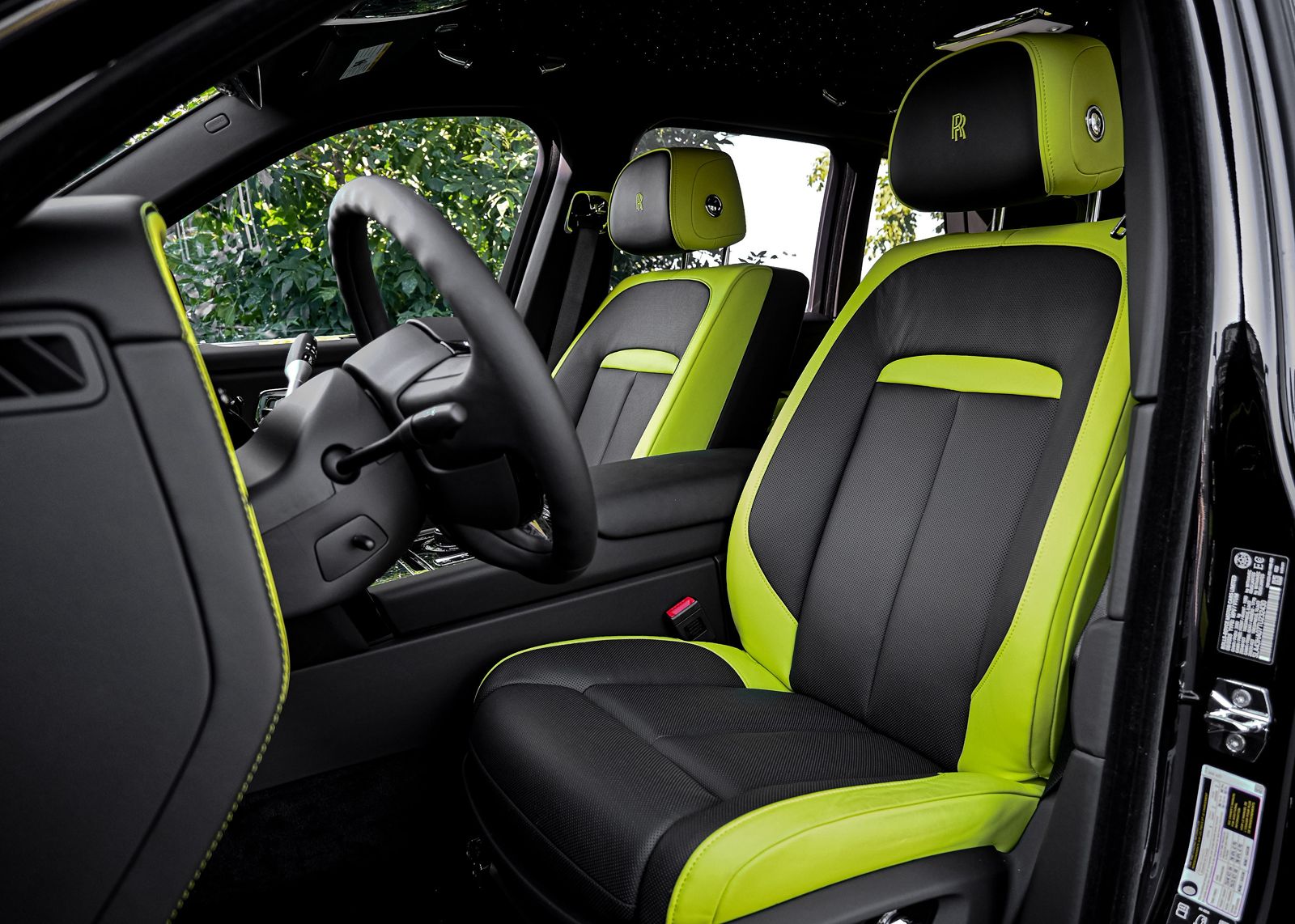 Rolls Royce  Cullinan Black Badge 2026 (16)