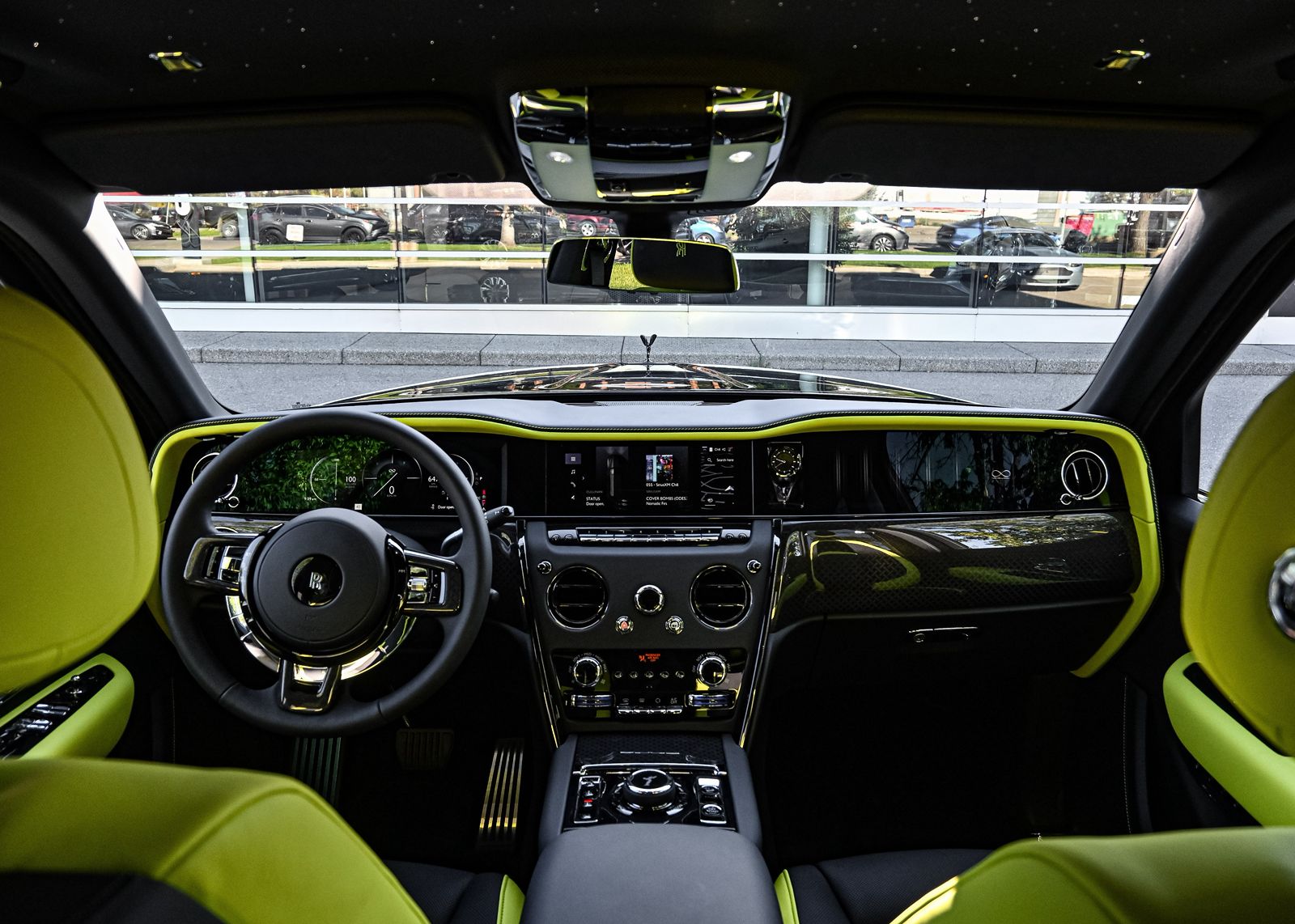 Rolls Royce  Cullinan Black Badge 2026 (20)