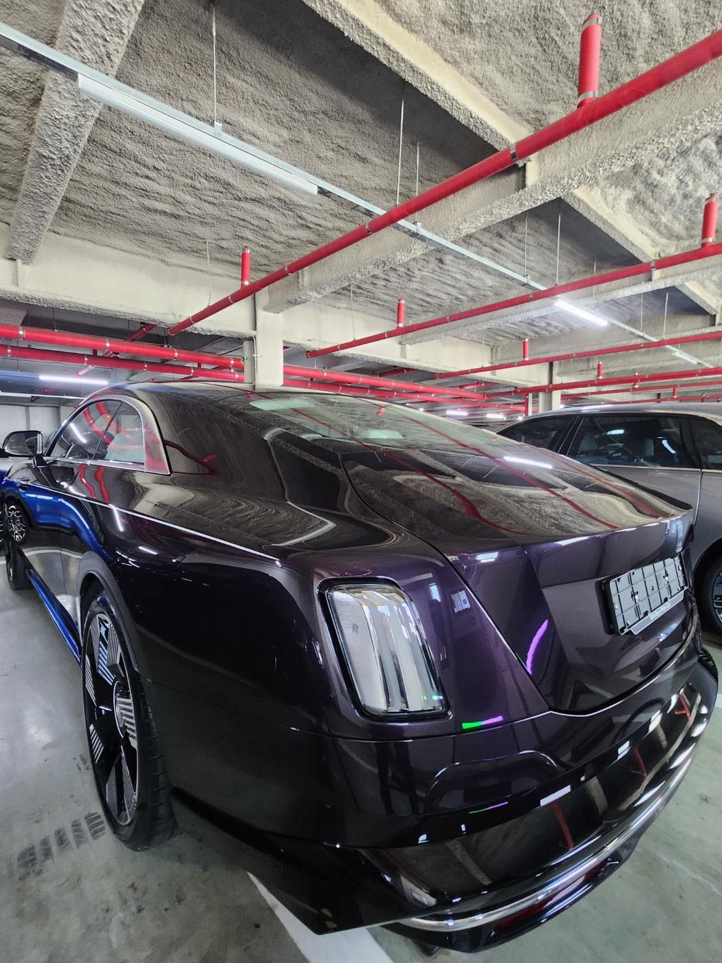 Rolls Royce  Spectre 2024 (7)