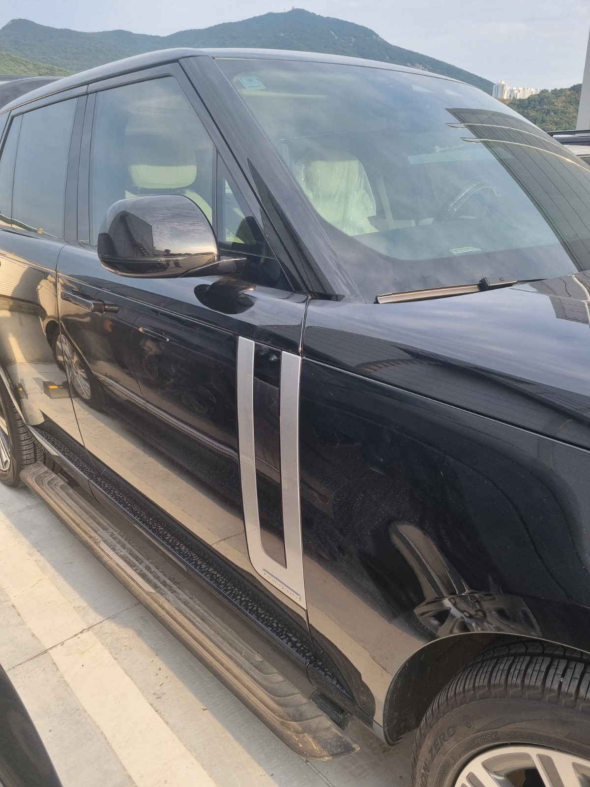 Range Rover P550e 2024 (12)