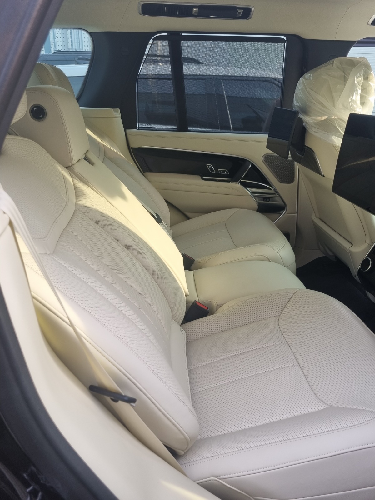 Range Rover P550e 2024 (13)