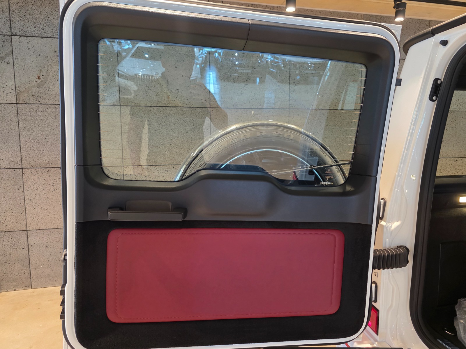 Mercedes Benz G450d 2025 (20)