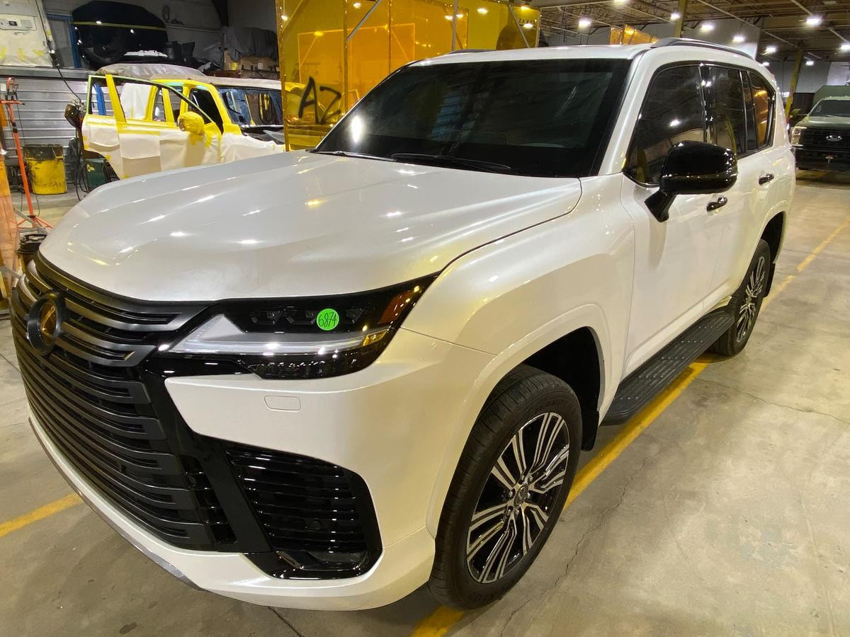LX600 Luxury Armored B6 | Fugo Cars