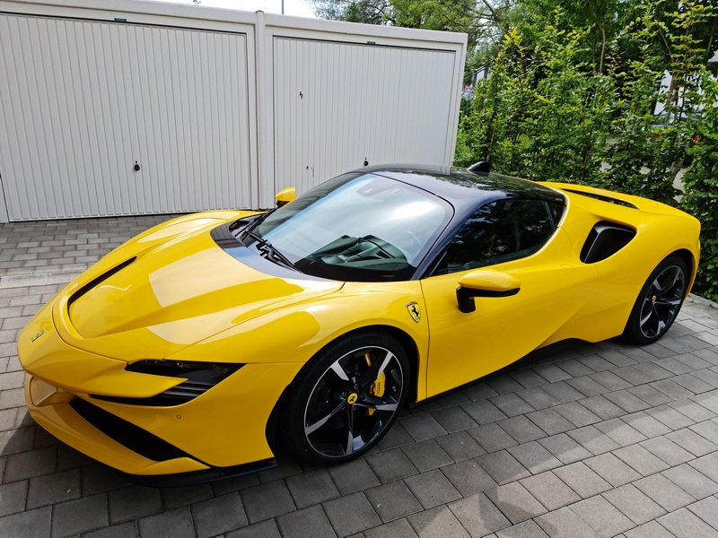 Ferrari SF90 Stradale Hybrid 1000Hp