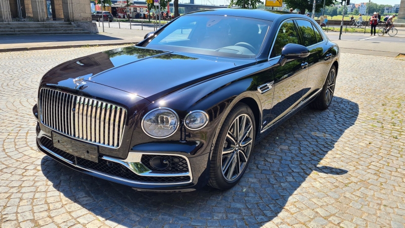 Bentley Flying Spur V8 4 Seater