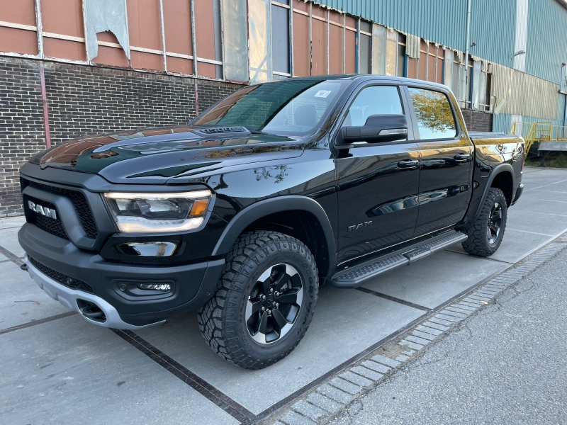 RAM Rebel Night Edition 5.7 HEMI