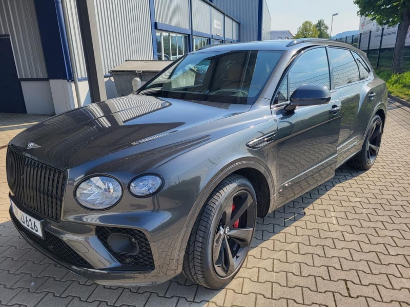 Bentley V8 Azure First Edition EWB