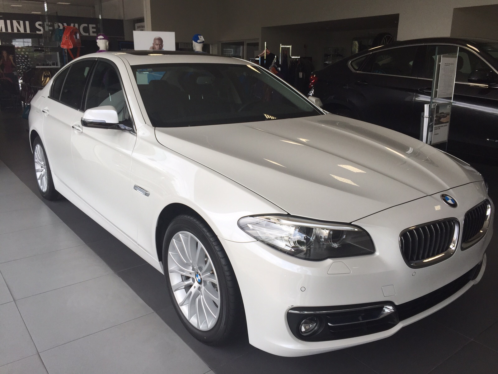 BMW 528i Luxury Line