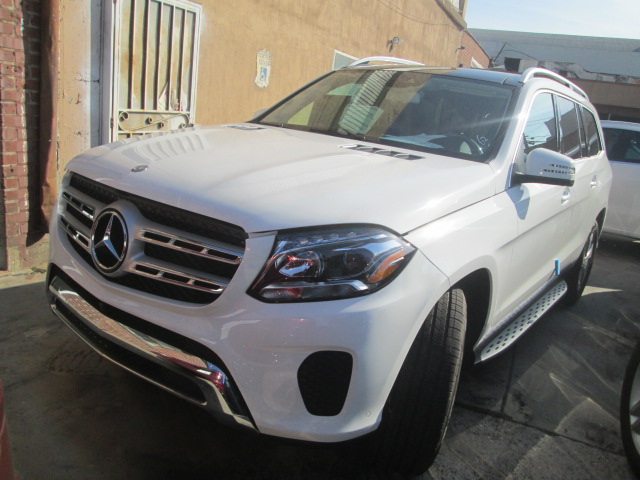 Mercedes Benz GLS450