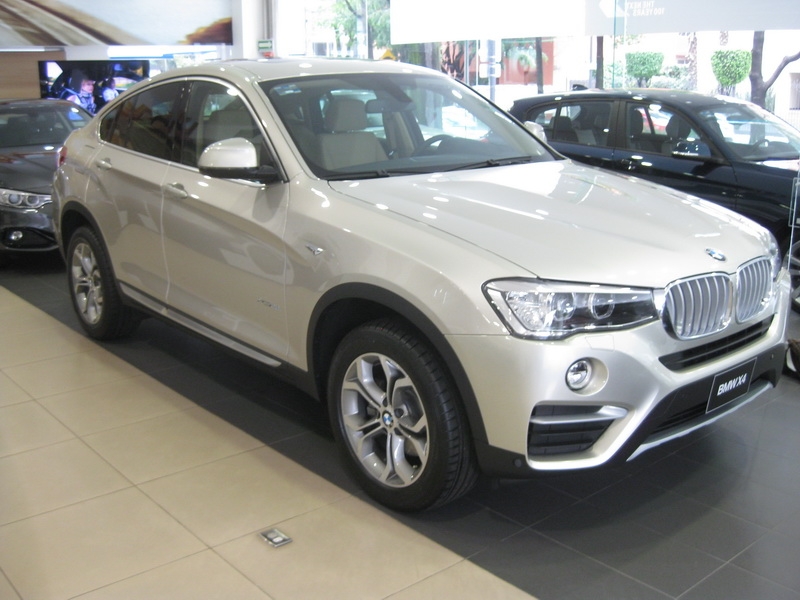 BMW X4 28i, X-line