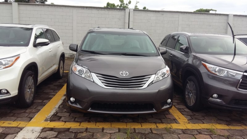 Toyota Sienna XLE Leather