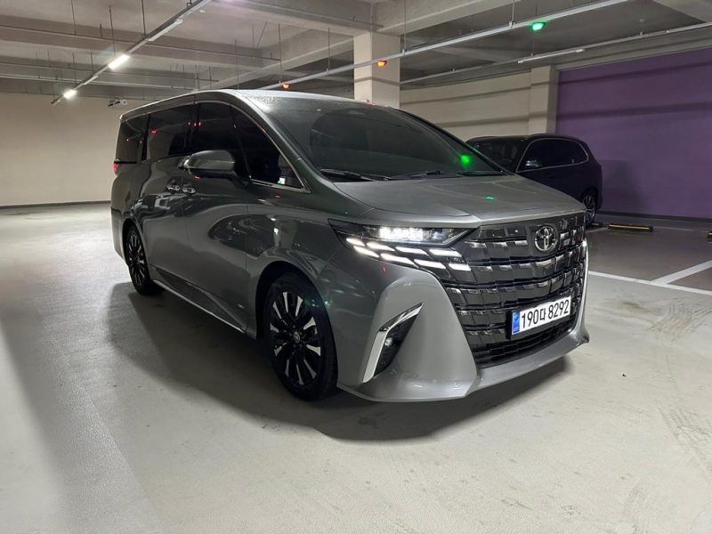 Toyota Alphard 2.5 HEV Executive lounge