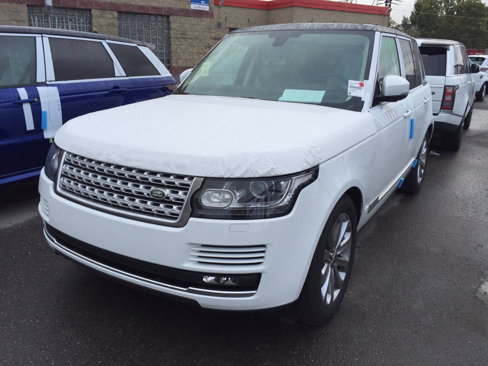 Range Rover LWB Autobiography P400e 2.0L Fugo Cars Range Rover LWB Autobiography P400e 2.0L Fugo Cars