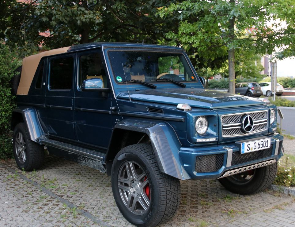 Maybach G650 Landaulet | Fugo Cars