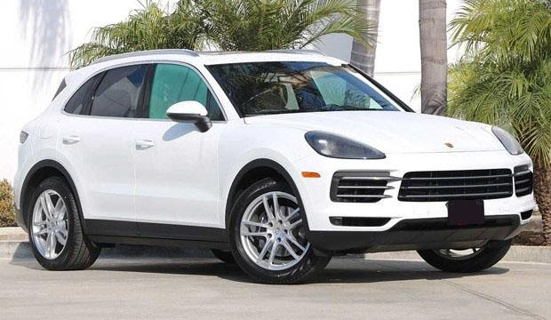 Porsche Cayenne AWD WITH PANO