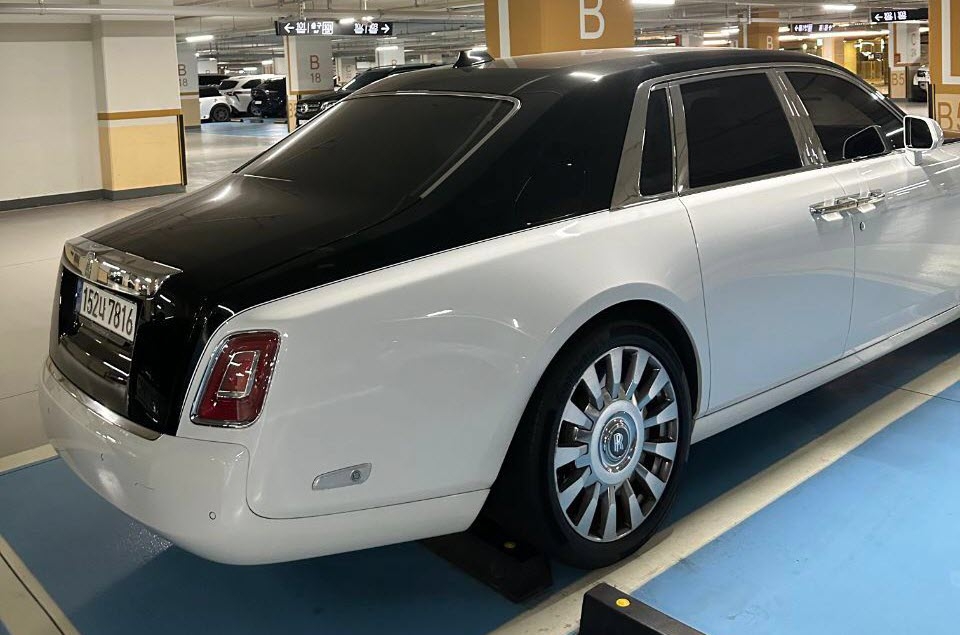 Phantom 6.7 V12 | Fugo Cars