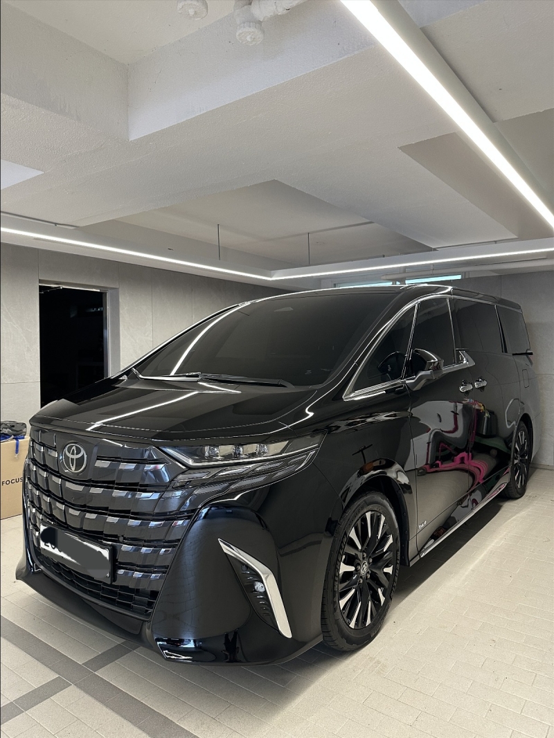 Alphard Executive Lounge | Fugo Cars