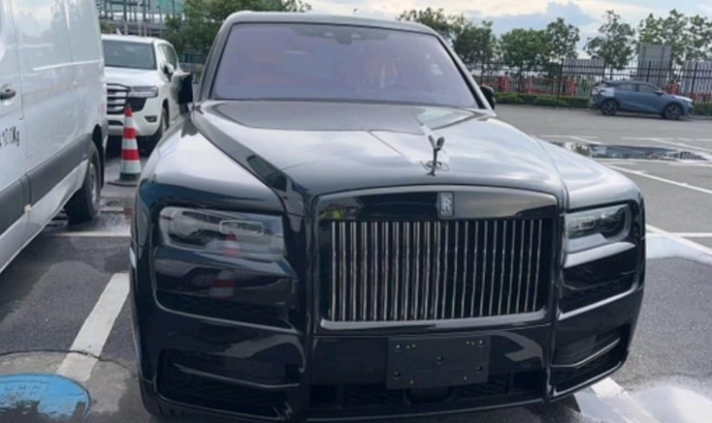 Cullinan BLACK BADGE | Fugo Cars